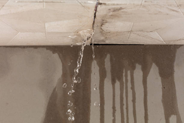 Professional Water Extraction technician working in La Verne, CA